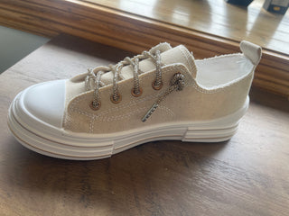 Aman Sneakers