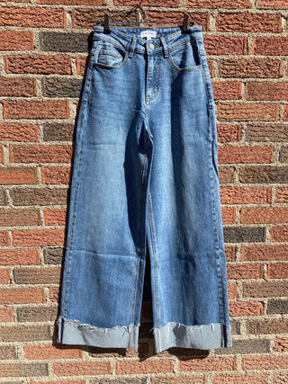 Kimberly 90s Cuffed Jean